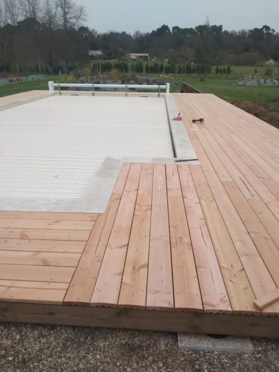 Réalisation d'une terrasse bois à Porcheres 
